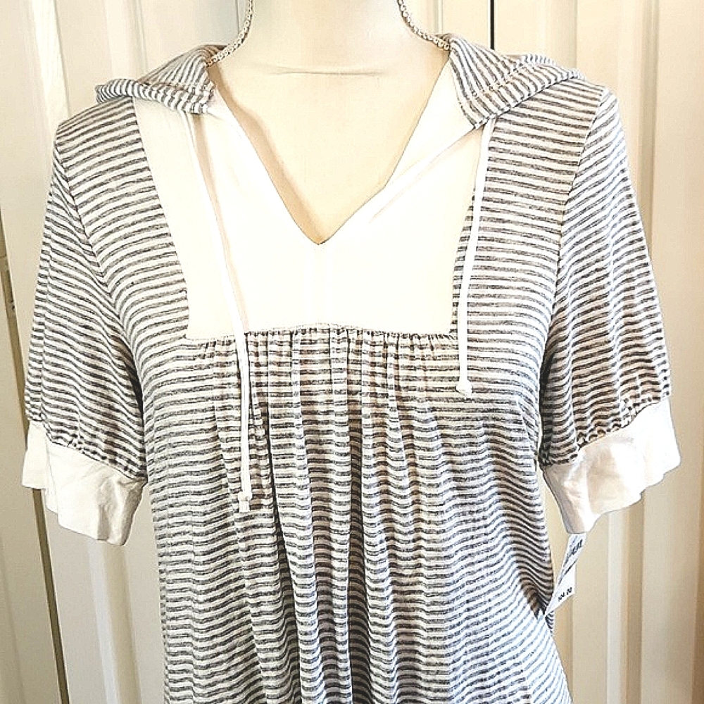 Ella Moss,  NWT,  Women's Top,  Gray and white Striped,  Size  Large - Picture 2 of 10